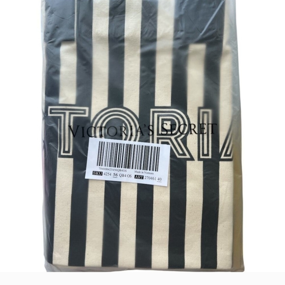 Victoria's Secret Black and White Striped Tote with Pouch - Picture 4 of 4